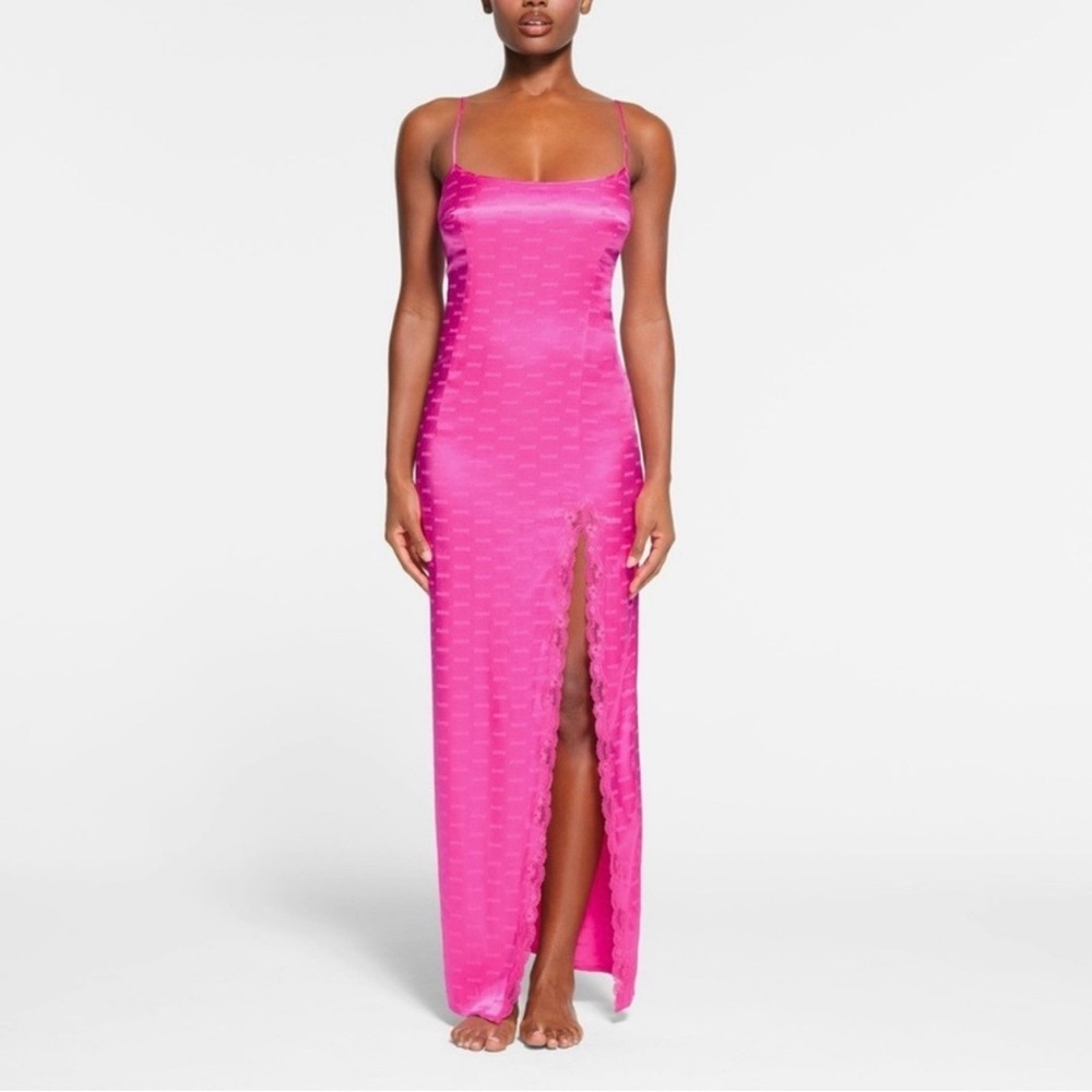 SKIMS Jacquard Lace Long Slip Dress - NWT - Hot Pink - XS